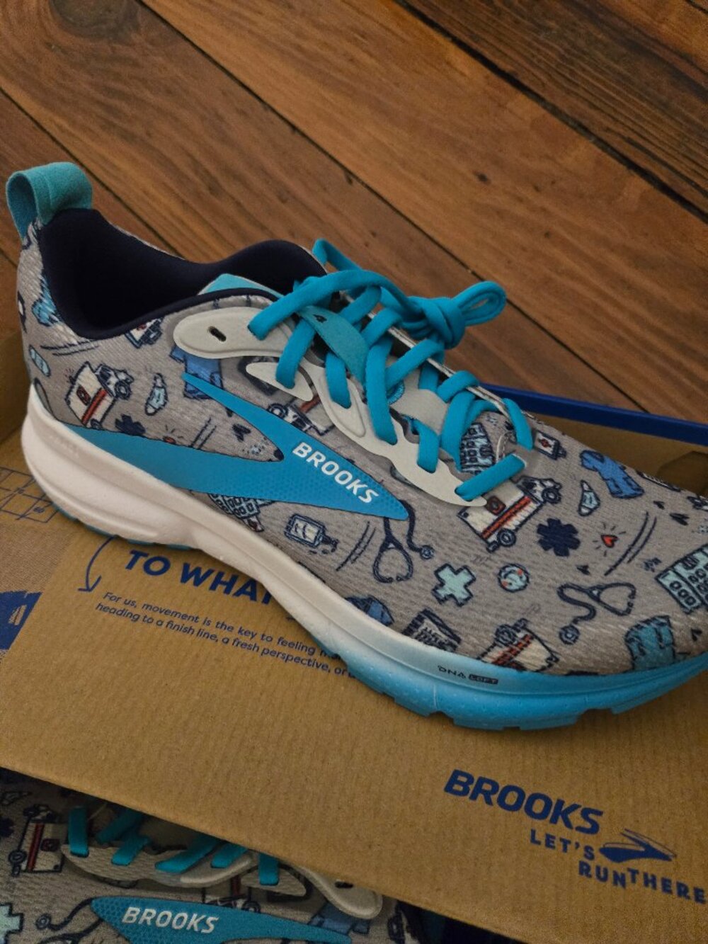 Brooks W8 Brand new | Medical Pattern - Picture 1 of 2